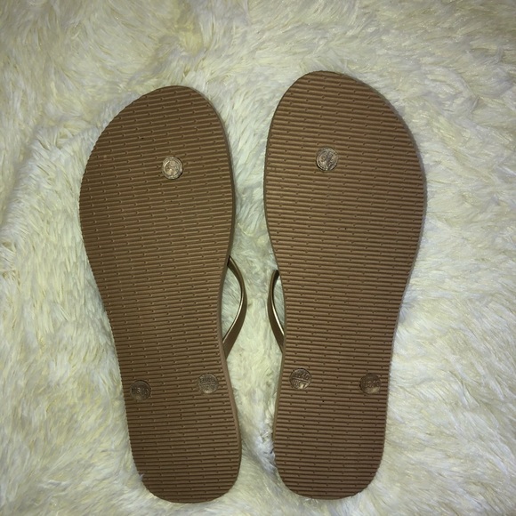 LINDSAY PHILLIPS—TAN SNAP–ON JEWELS FLIP FLOPS!! - Picture 9 of 10